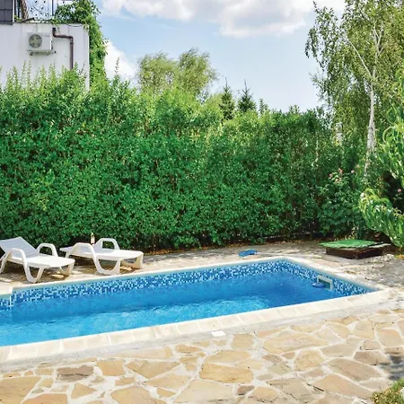 בית נופש Three-bedroom Holiday In Kosharica *